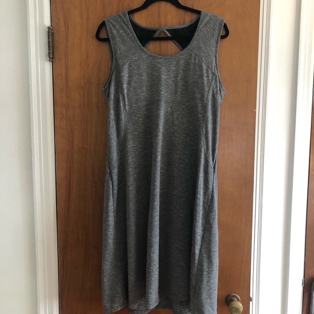XL Gray Scoop neck PRANA Active Dress back cutout